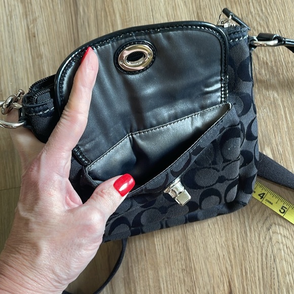 Coach black and silver crosssbody adjustable purse with front pocket - Picture 7 of 8